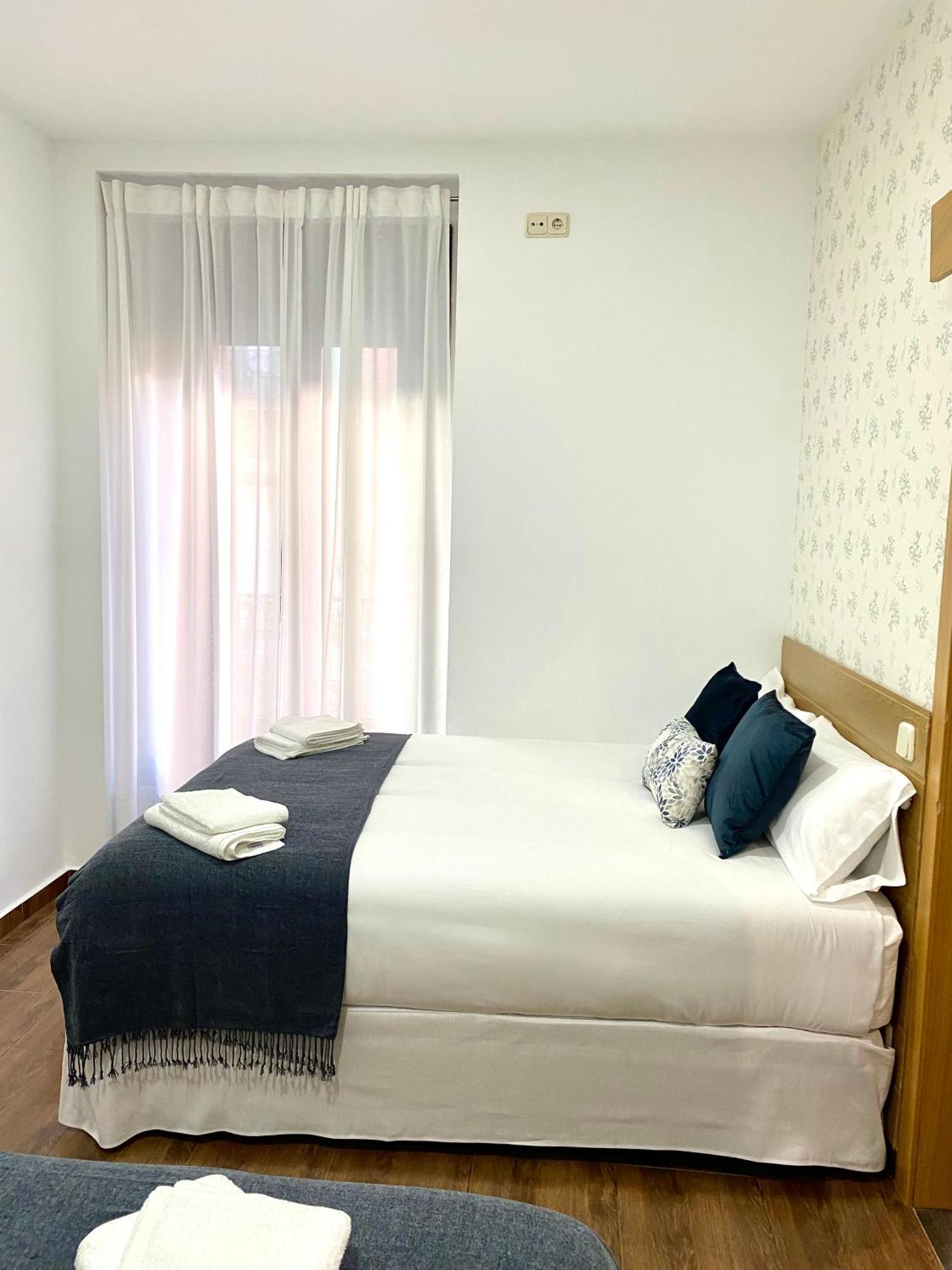 Apartamentos Fuencarral II Madrid Phòng bức ảnh