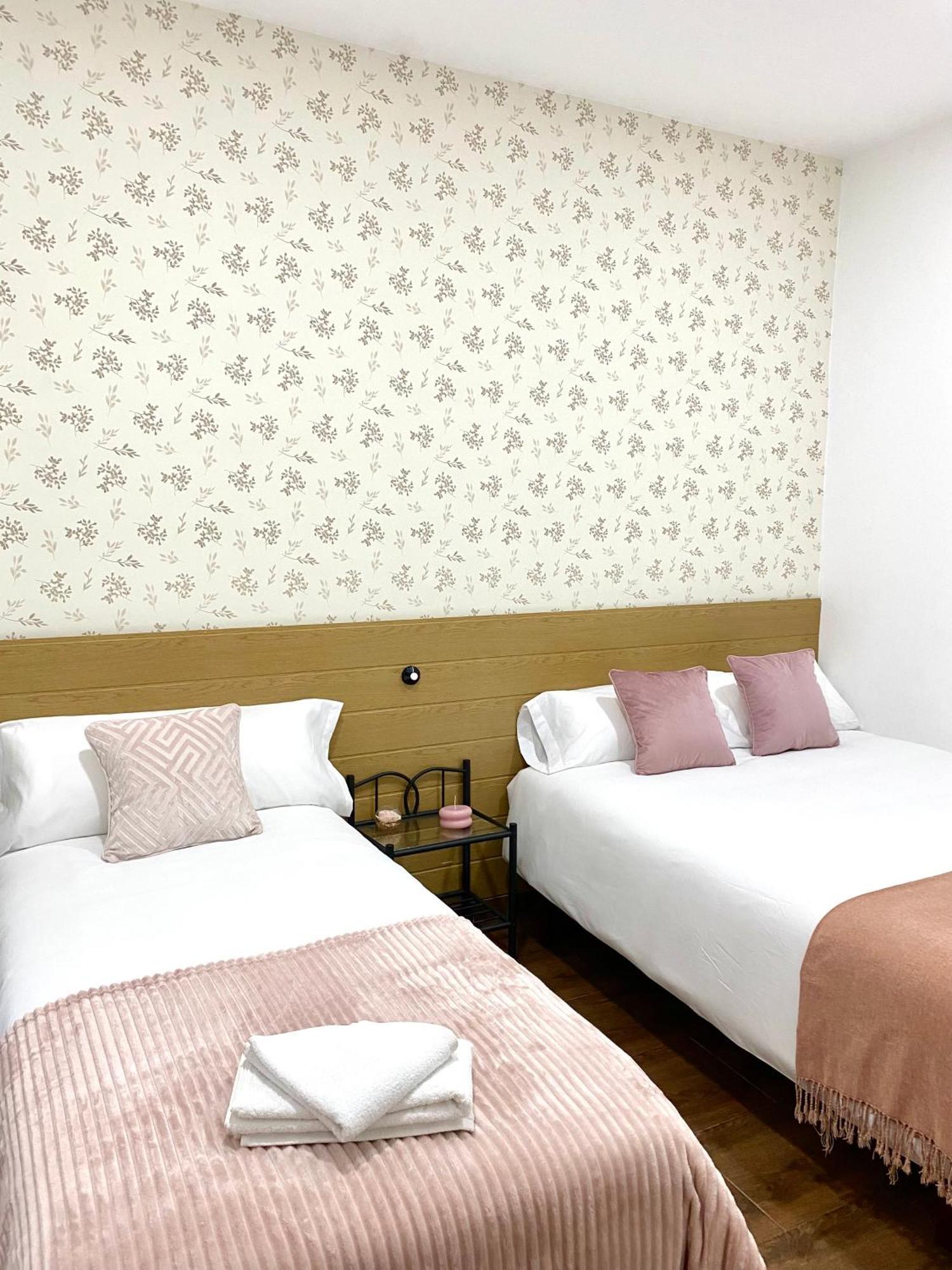 Apartamentos Fuencarral II Madrid Phòng bức ảnh